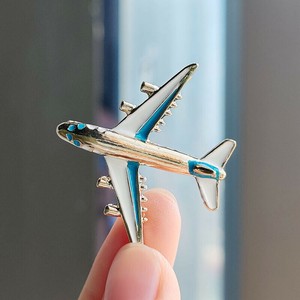 ブローチ おしゃれ レディース アクセサリー 飛行機  BQ5396
