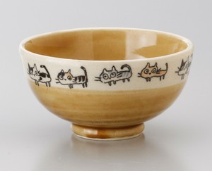 ★幸福を招く★　楽しくお目出度い「縁起の置物」【散歩猫　飯碗・茶】