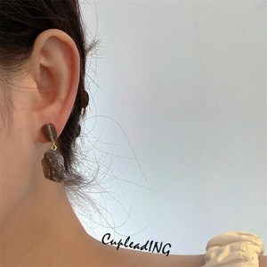 ◆◆大人気◆◆ 激安セール 耳ピン ギャザリング レトロ イレギュラー 天然水晶石 ピアス 銀針 差し色 気質