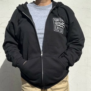 予約販売‼️2025秋冬商品　SURFERS COFFEE  バックロゴ  ZIP フーディー パーカ　裏起毛　ブラック