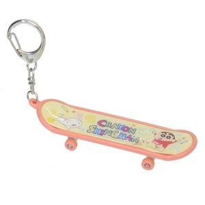 【キーホルダー】クレヨンしんちゃん スケボーキーホルダー クレヨン