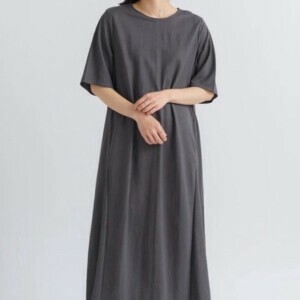 レーヨンナイロン半袖マキシワンピース