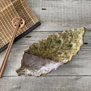 （雪ちらし）味のある葉型突き出し皿【中皿 日本製 万古焼 和食器】