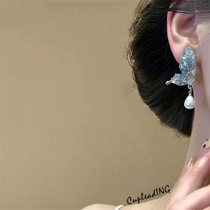 【2024春夏】早い者勝ち 蚊取り線香皿耳介 イヤリング 閃钻 水晶 ピアス 耳飾 蝶銀針 ピアスホールなし