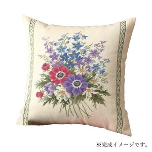 刺しゅうキット　6025(ベージュ)　クッション　アネモネのクッション