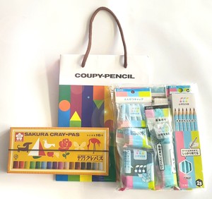 【ギフトに最適】サクラクレパス小学生文具セット 　ショッパーバッグ付き