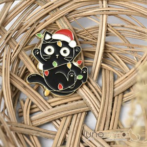 クリスマス ピンブローチ ラペルピン ピンバッチ 猫 ネコ ねこ 黒猫 サンタ帽子 プレゼント BR