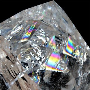 ブラジル産 アイリスクォーツ レインボークラック水晶 虹入り ポイント 六角柱 置物