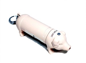 再入荷！ライト付きぶたちゃん携帯灰皿キーホルダー【PIG　ハンディアッシュトレイキーチェーン】