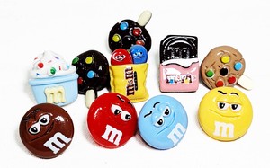 アイスも入ってるM&M'Sのキャラクターピンバッジ！【PVC立体PINS】