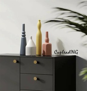 ≪予約商品≫INSスタイル 大人気 洗練された 陶磁器の花瓶 花器の置物 家庭 小口の花瓶 柔らかい装飾品