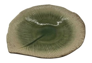 うつわ魯庵　アジアン葉型8.5皿(サビ織部)  520-0109