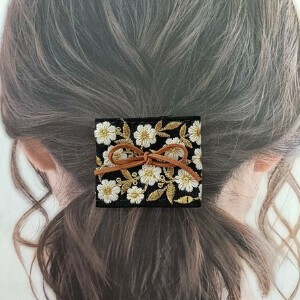ポニーフック【handmade】インド刺繍リボン