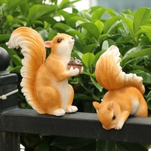 リス 樹脂  鉢植え置物   BQ496