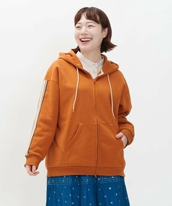 ライン強調のパーカー（大きいサイズ）