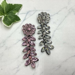 ブローチ　個性的　ラインストーン　コサージュ　お花　フラワー