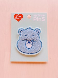 ケアベア　ふんわり刺繍のさがらピンバッジ　ブルー　CB16