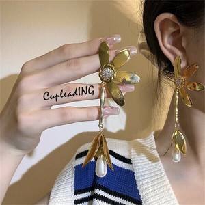 【定番商品】激安セール 気質 花ピアス フリンジピアス 大袈裟ピアス 耳ピン 顔立ちが小さい 耳飾り ピアス