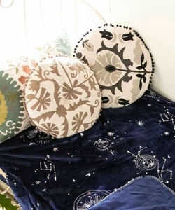 【チャイハネ】ニスタ刺繍ラウンドクッション