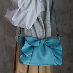 ☆2025新作　再入荷しました♪　ネオプレン リボン ショルダー