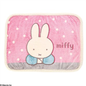 miffy ミッフィー ぬくもりピンク シープボア　ひざ掛け　ブランケット