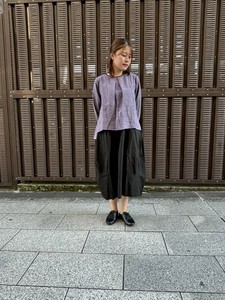 【2024秋冬新作】日本製 織姫炊きリネンパイピングバイカラーチビセーラーブラウスNo424033