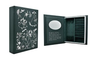 MOOMIN　ムーミン　ブック型ジュエルケース