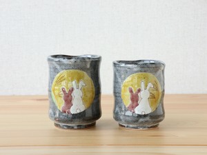 陽だまりうさぎ 夫婦湯呑 当社製造商品（発送まで受注後約3ケ月かかります）