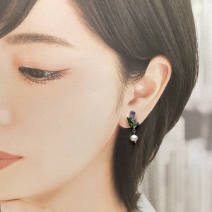 ピアス　個性的　ゴールド　お花　フラワー　パープル