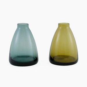 【新入荷】【春夏新作】（高さ11cm）小さなガラスのフラワーベース フレアー（2色）