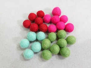 【残り僅か！/まとめ売り】フェルト・ボール玉（1.8cm）30点セット