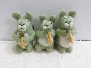 【人気商品】フェルト・うさぎ キーホルダー