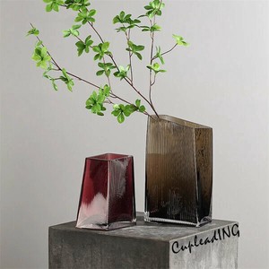【定番商品】INSスタイル 花瓶 四角い花瓶 縦紋 大人気 ガラスの花瓶 卓上置物 花瓶挿し 玄関置物 装飾品