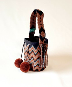 WAYUU（ワユ）ワユーワーユ手編みバッグ 巾着バッグ ワンハンドル