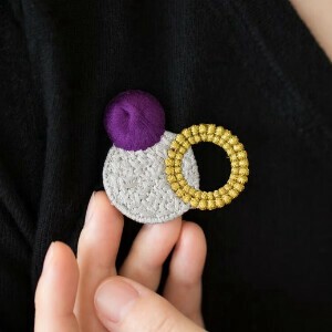 軽くてやさしい立体刺しゅうアクセサリー　アンサンブルブローチ