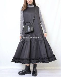 裾フリルロングワンピース　ガーリー