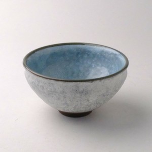 空色の雪原　天目型抹茶碗　美濃焼（日本製）