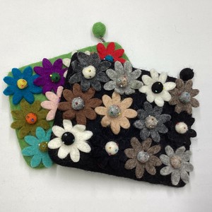 フェルトポーチ　ハンドメイド　スクエア　お花　フラワー　カラフル