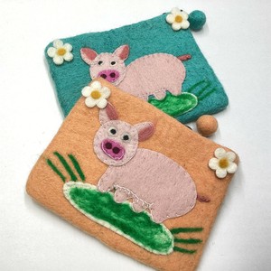 フェルトポーチ　ハンドメイド　ブタ　アニマル