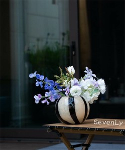 変わったデザイン リビングの置物 花瓶 ガラス「2024新作」