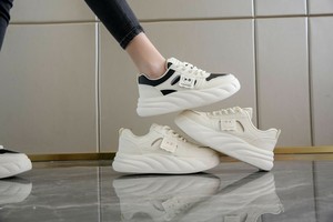 [予約販売]　【うれしいロープライス商品】【2025新作】韓国最新　サイドタグがおしゃれダッドスニーカー
