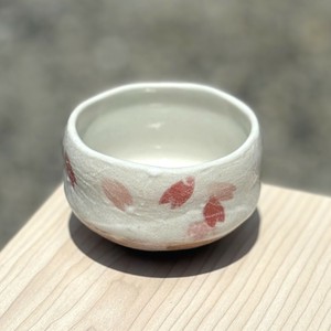 美濃焼（みのやき）　いっぷく碗　志野桜