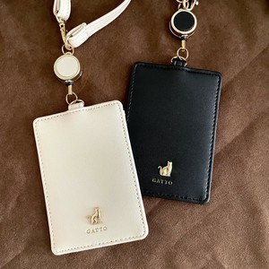 再入荷・即納【人気ねこ・伸びるリール付き・3色展開】おすわりミニねこパスケース