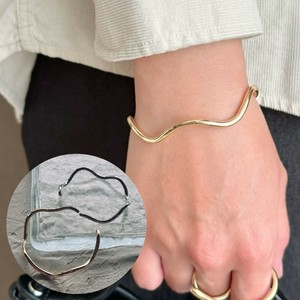 バングル ブレスレット ウェーブ レディース シルバー ゴールド アクセサリー 韓国  大ぶり