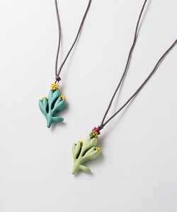 ウッド フラワーモチーフ ネックレス A25SPN055