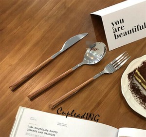 人気上昇 激安セール 模倣木製穀物 レストラン 3点セット ナイフフォークスプーン 食器 デザートスプーン