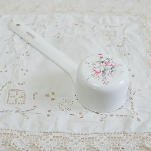 【日本製】コーヒーメジャーカップ［ホーロー/花柄/カントリー雑貨/イマン/ビビアン］