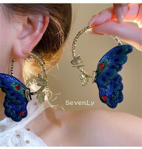 シーズン商品 刺繍ピアス 耳飾り ピアス「2024新作」