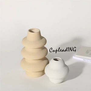 人気上昇 激安セール 陶磁器の花瓶  大人気 エレガント 花瓶 リビングの置物 ギャザリング 装飾品 花器