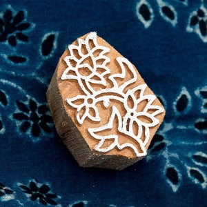小さい花のウッドブロックスタンプ　-約4cmx2.5cm